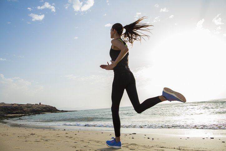 8 Benefits of Running on the Beach